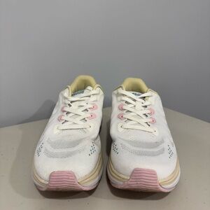 White sneakers Avía 7.5